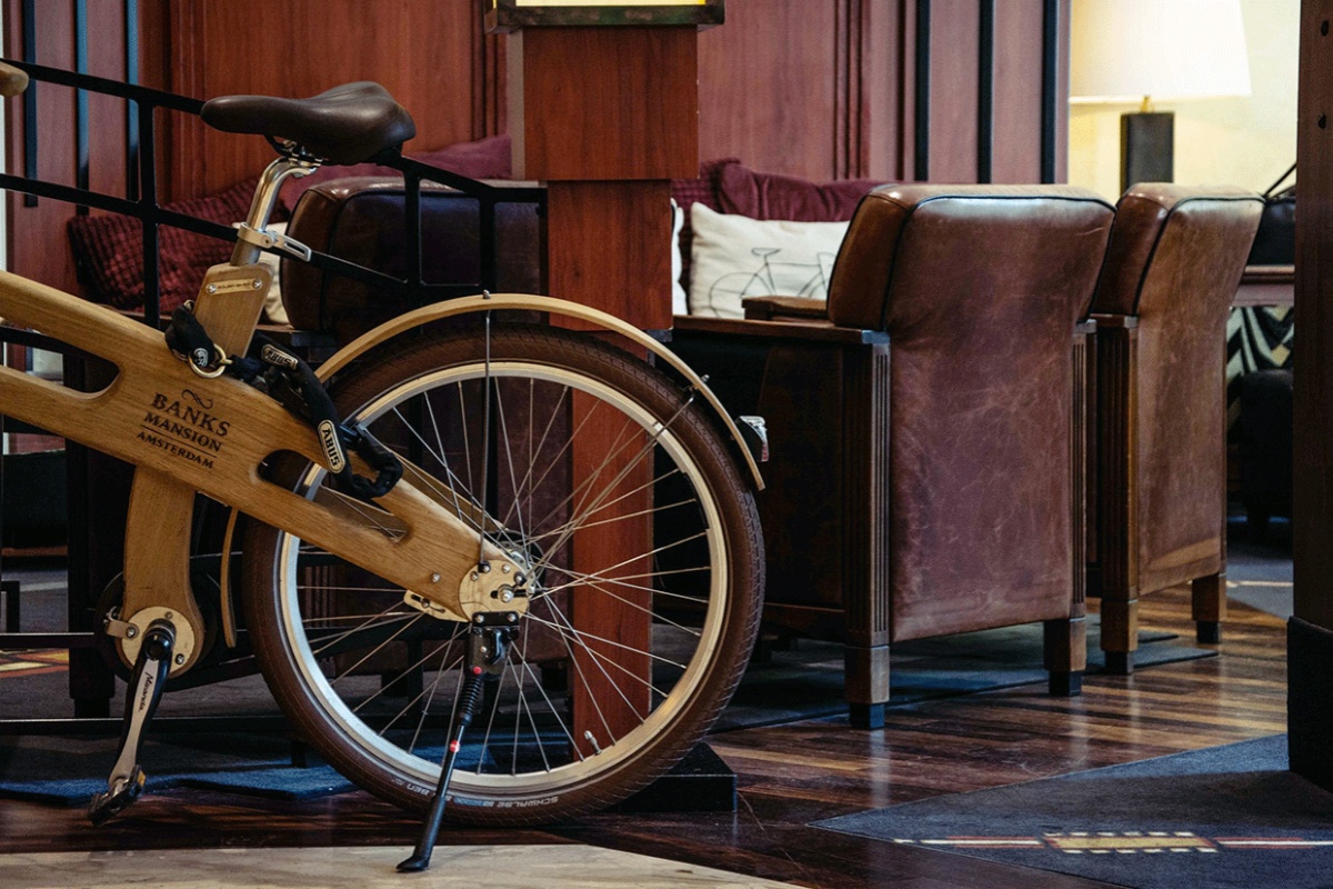Banks Mansion - a bicycle in a room