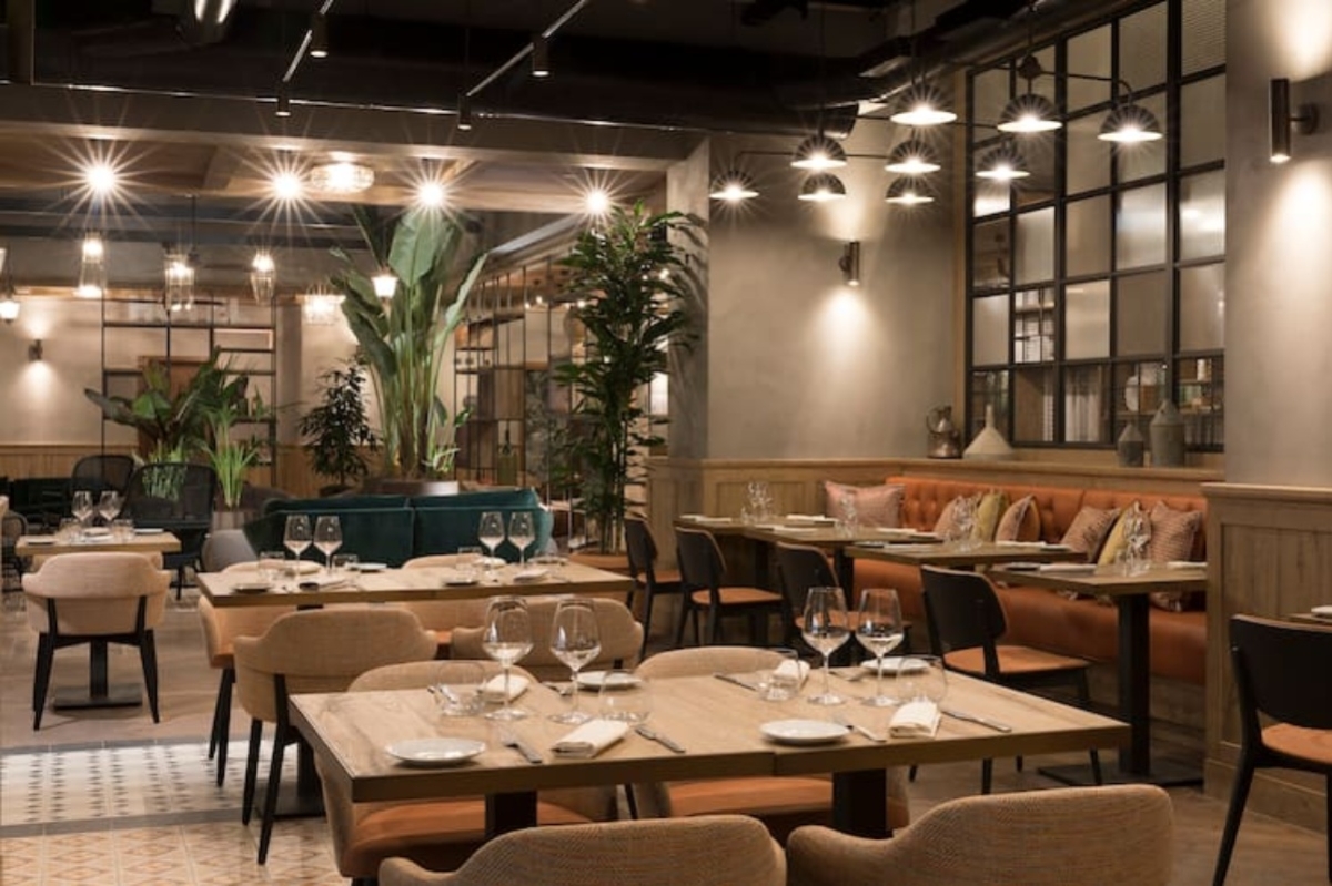 Doubletree by Hilton Rome Monti - Hotel restaurant, with soft lighting and stylish decor.