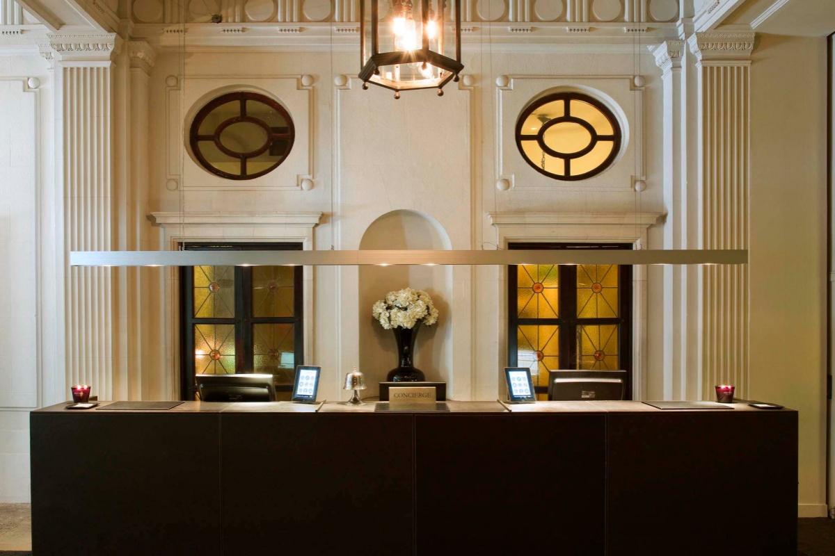 Grand Hotel Central - a reception desk in a hotel