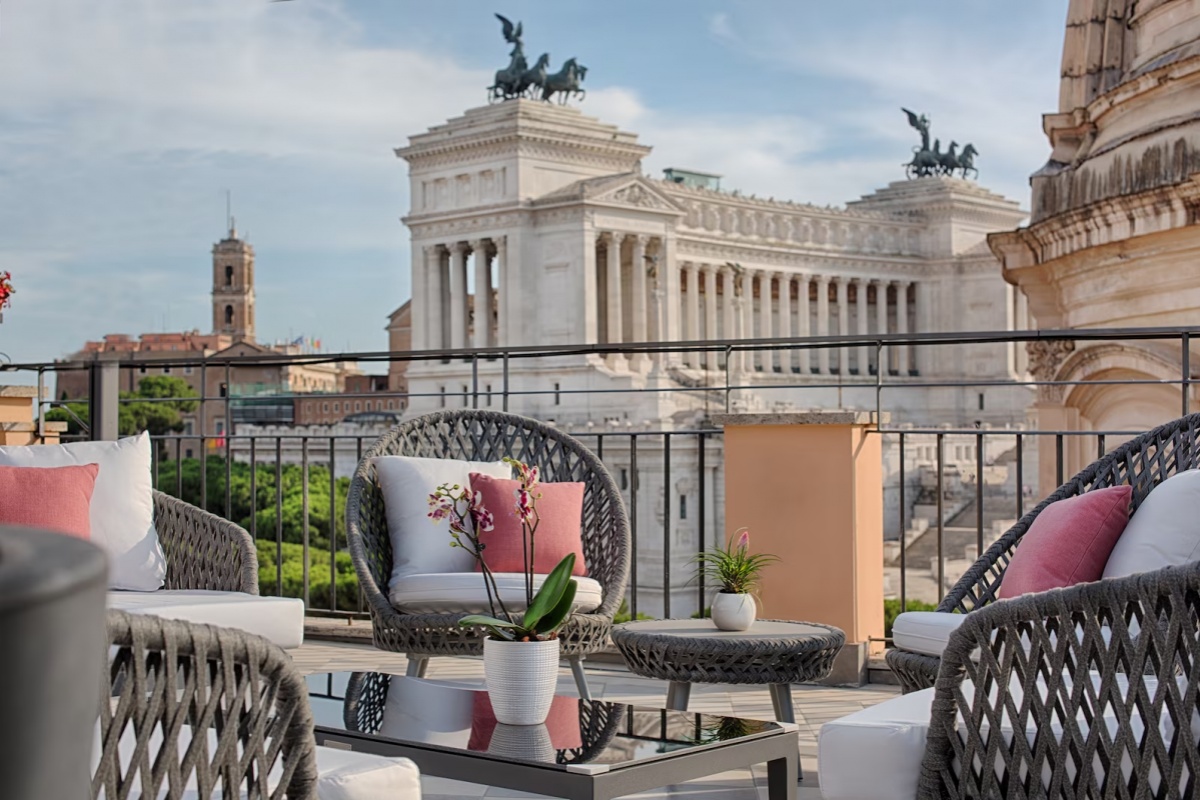NH Collection Roma Fori Imperiali - Breakfast on the rooftop terrace.