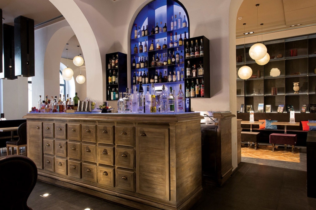 Rome Times Hotel - Hotel bar, with soft lighting and stylish decor.