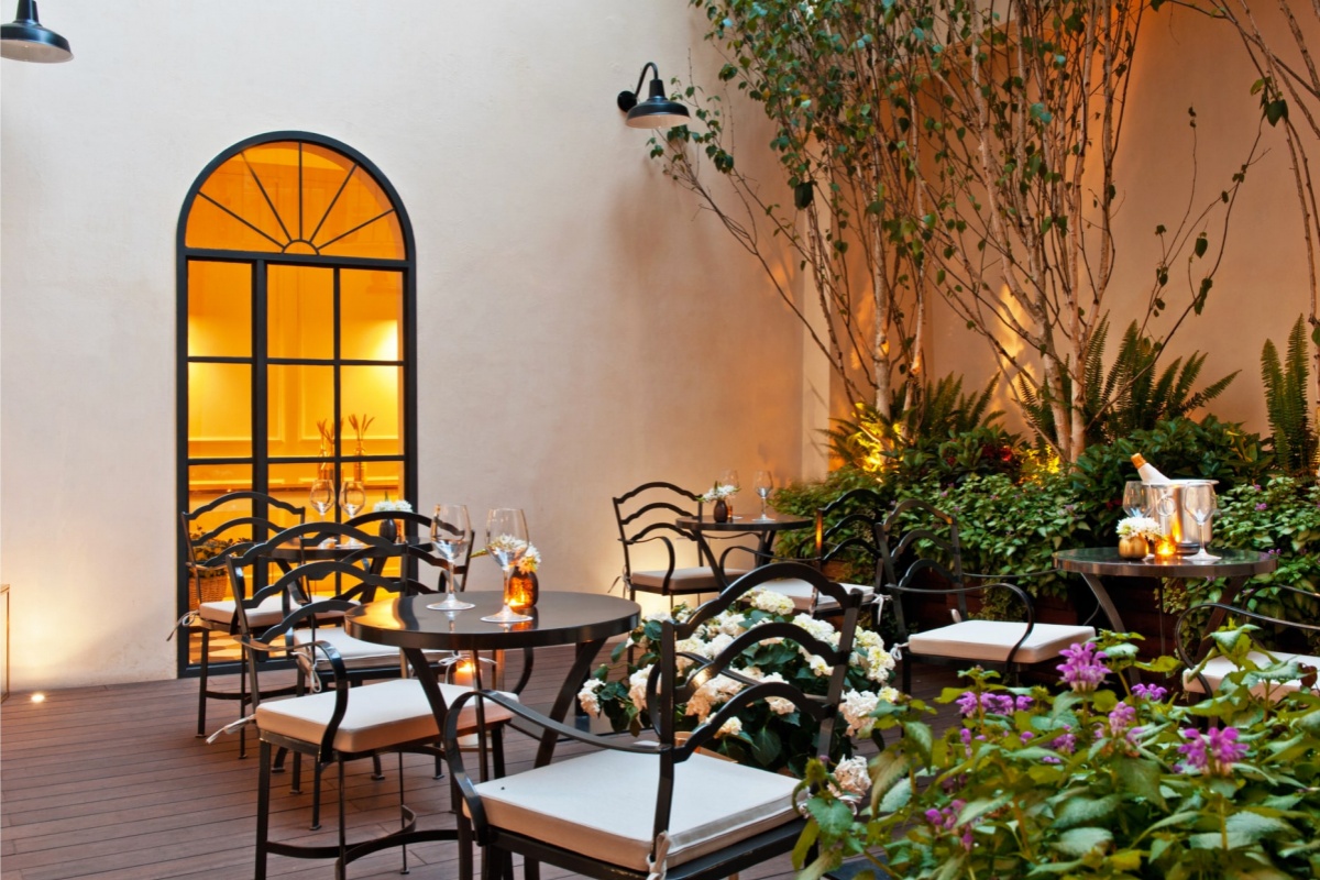 The Fifteen Keys Hotel - The restaurant's courtyard dining area.