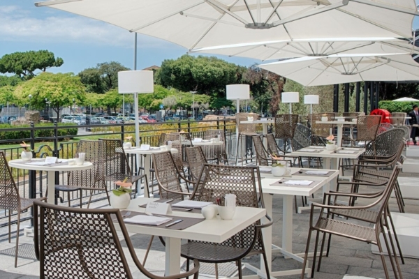NH Collection Roma Palazzo Cinquecento - The Grand Tour terrace restaurant outdoor area.