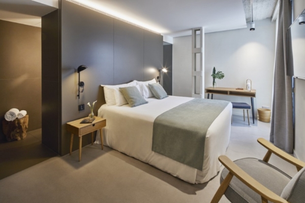 Ohla Eixample - a bedroom with a bed and a desk