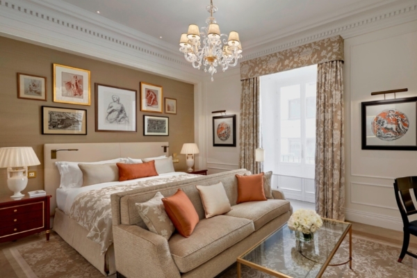 The St. Regis Rome - Hotel room with cosy atmosphere and refined details