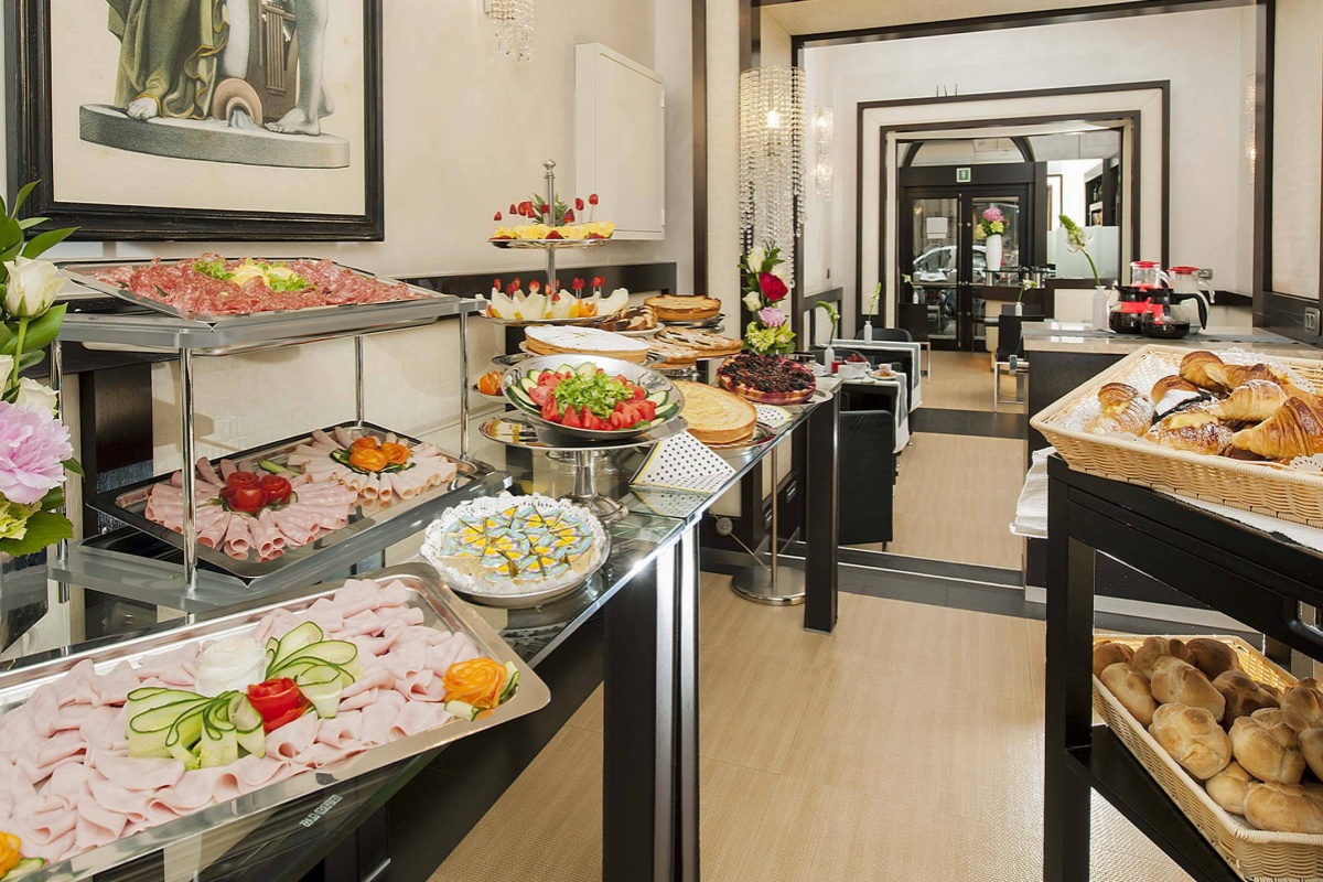 Yes Hotel Boutique Rome - Breakfast buffet with large selection of culinary delights